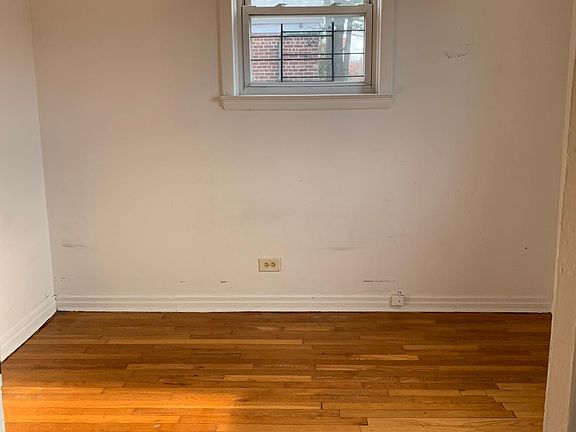 2nd image of 166 Vanderbilt Ave APT 1A