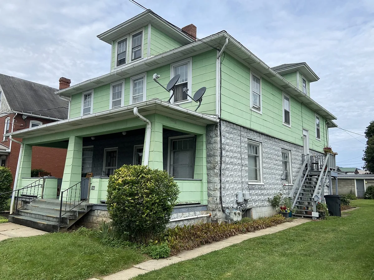 Building Photo - 223 W Clinton St #1
