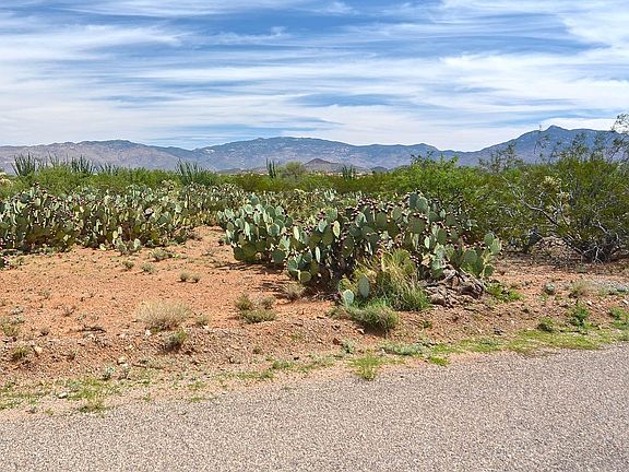 2nd image of 3211 E Mescalero Dr