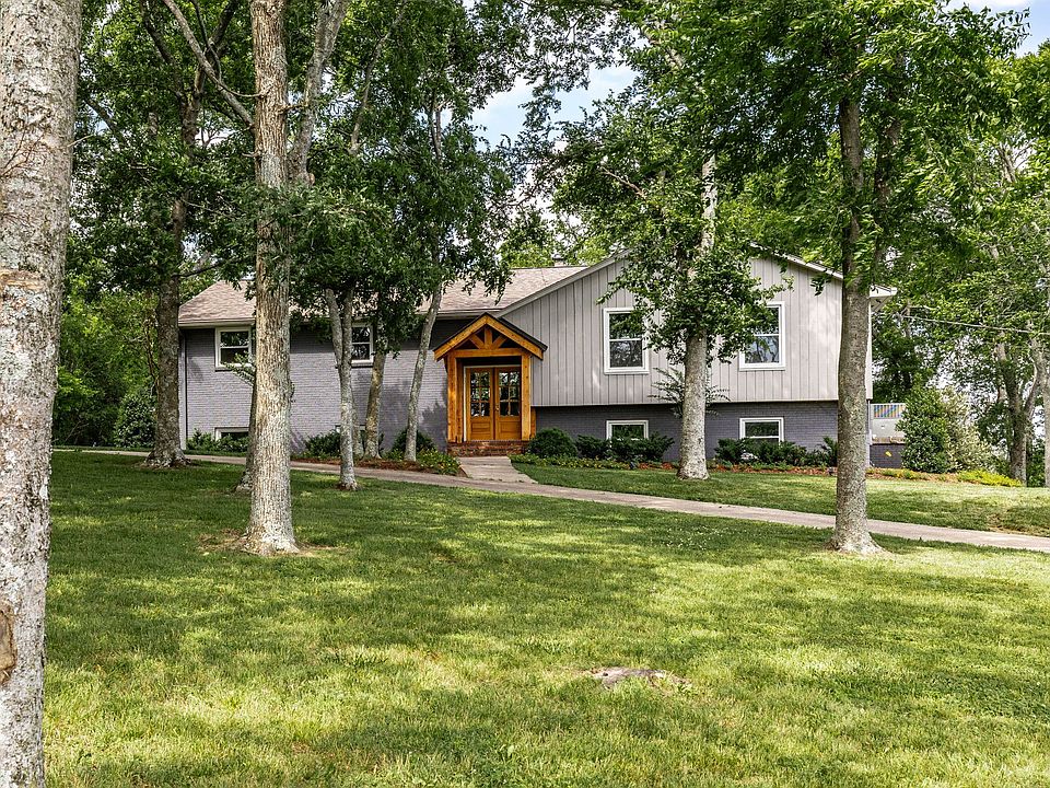 1st image of 122 Caldwell Dr