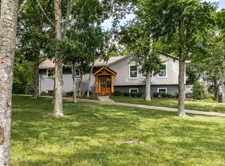 122 Caldwell Dr, Hendersonville, TN 37075