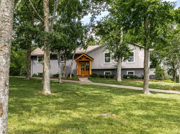 122 Caldwell Dr, Hendersonville, TN 37075