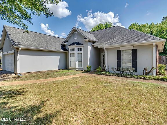 3rd image of 150 Fairfield Cir