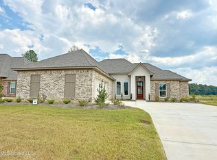 306 Tremont Dr, Florence, MS 39073