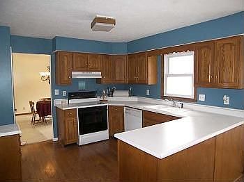 5th image of 1621 Graystone Ln