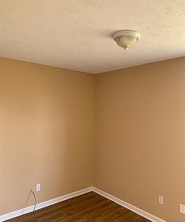 4th image of 2558 N King Ave