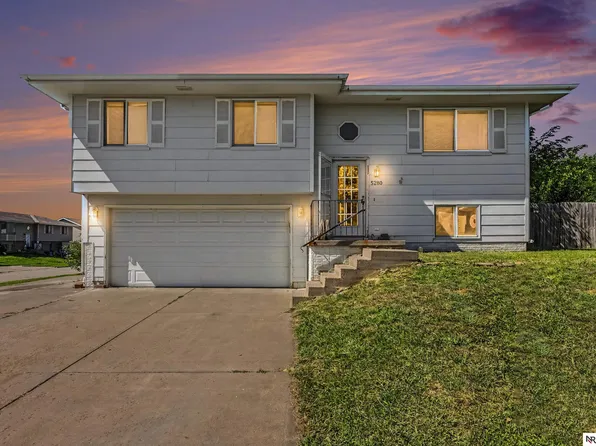 5280 W Thatcher Ln, Lincoln, NE 68528