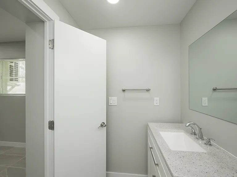 818 Elizabeth St #1 — Photo 10