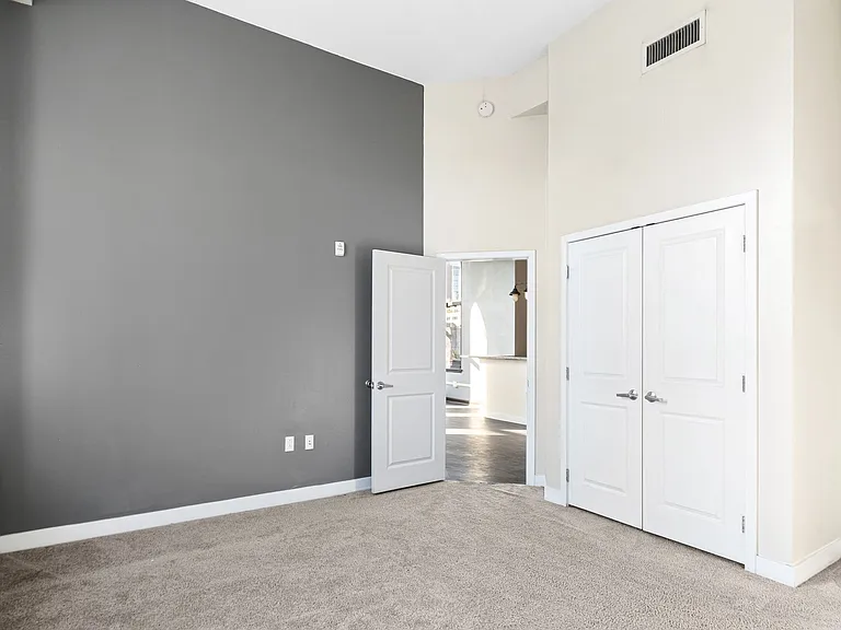Mural Lofts — Photo 10