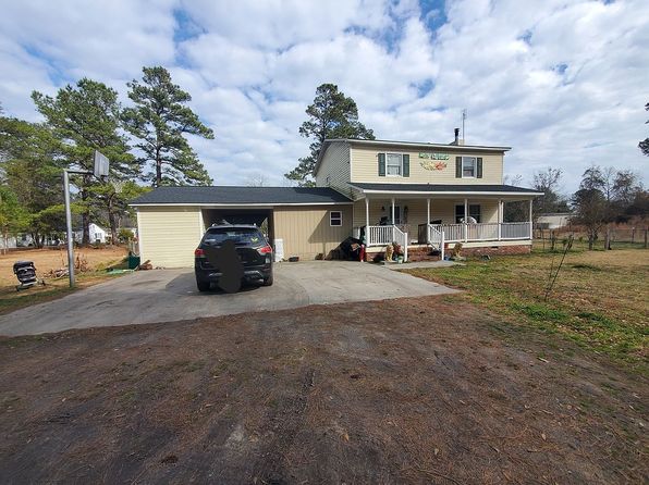 51 Lakeside Dr, Fair Bluff, NC 28439