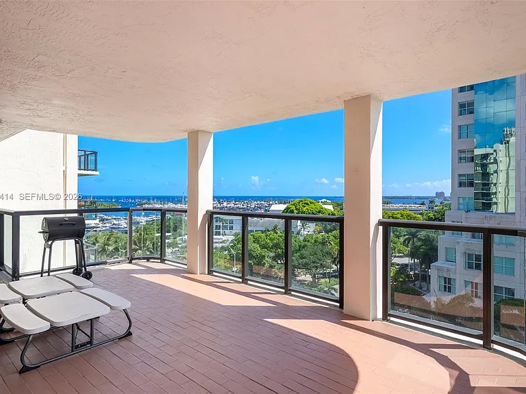 2575 S Bayshore Dr #11B — Photo 29