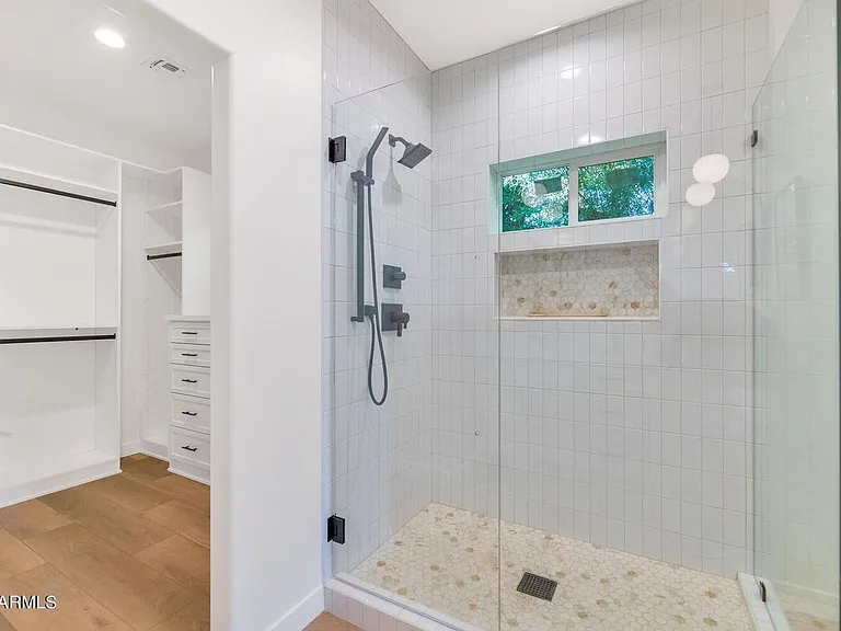 938 E Coronado Rd — Photo 29