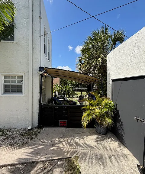 965 39th Ct — Photo 8
