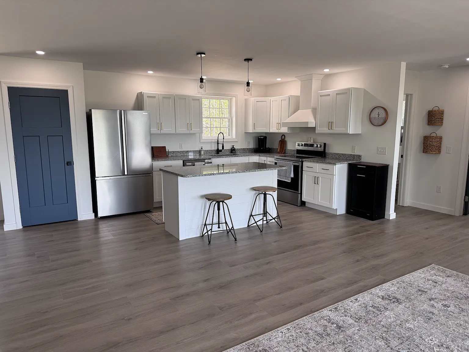 3 bed, 1800 sqft, $2,800 — Photo 4