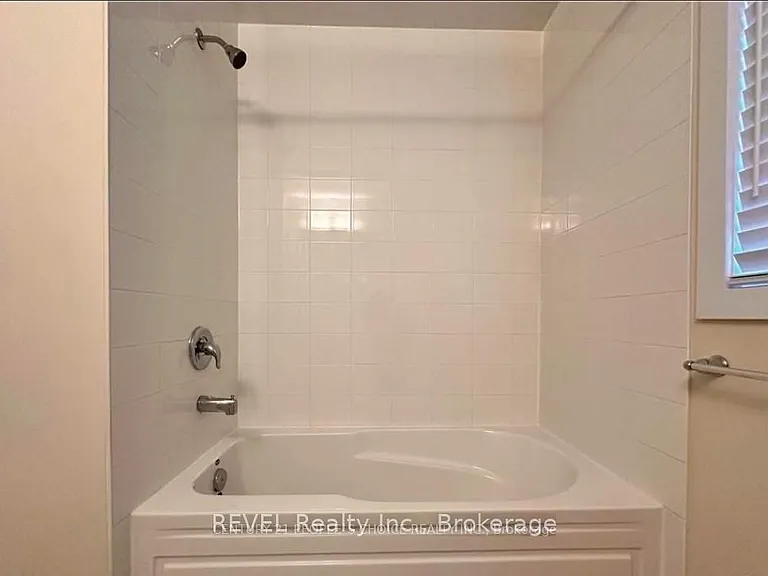 36 Rowlock St — Photo 13