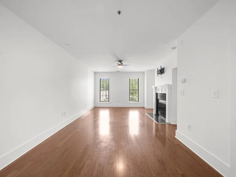 2360 Logan Cir #101 — Photo 14