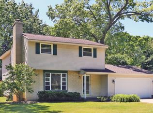 1651 Bonneville Dr, Norton Shores, MI 49441