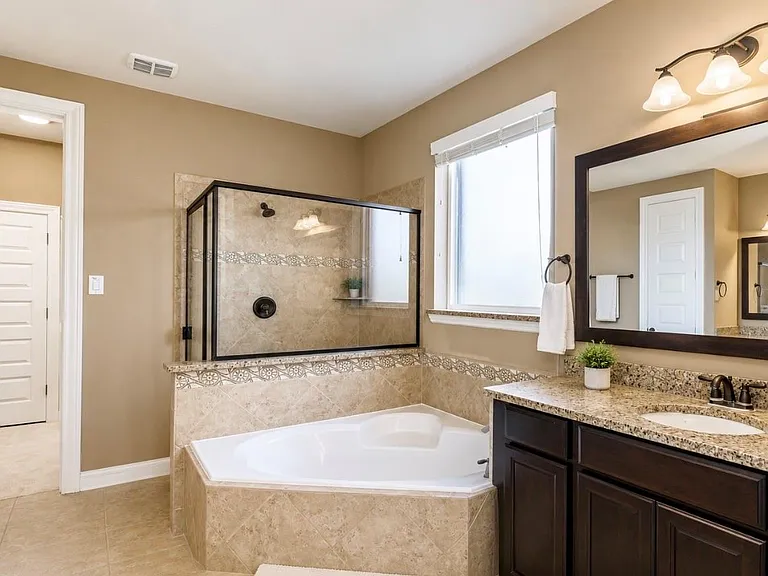 4607 Rockton Hills Ln — Photo 10