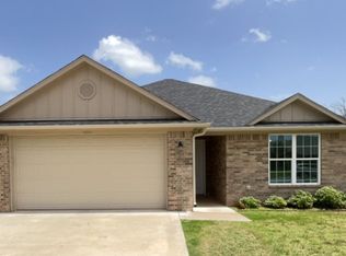 400 Myra Lynn Ln, Longview, TX 75605