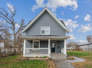 909 Daniels St NE, Cedar Rapids, IA 52402