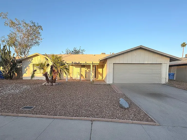 4429 S Stanley Pl — Photo 1