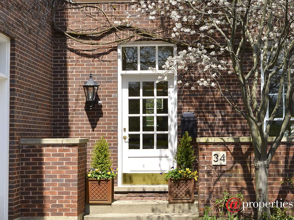 1st image of 34 Canterbury Ct