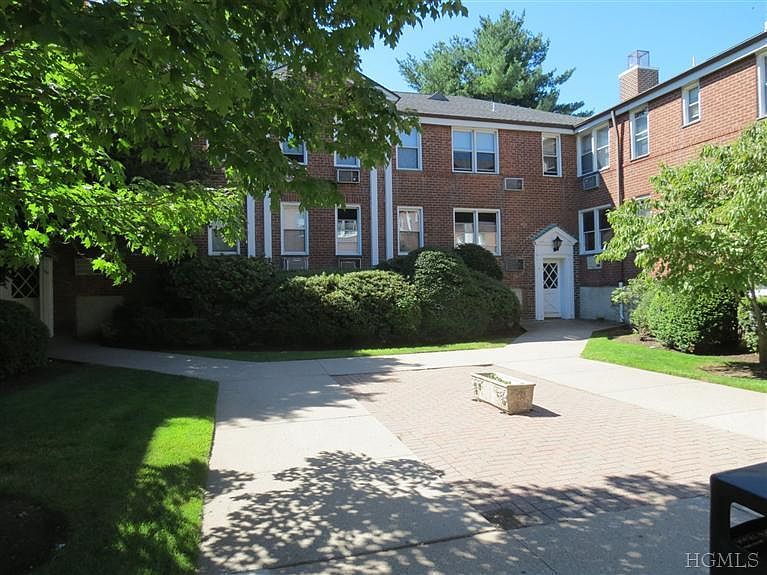 1st image of 705 Palmer Ct