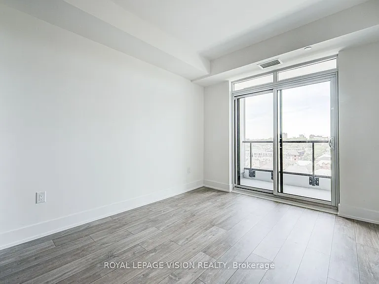 858 Dupont St #716 — Photo 8