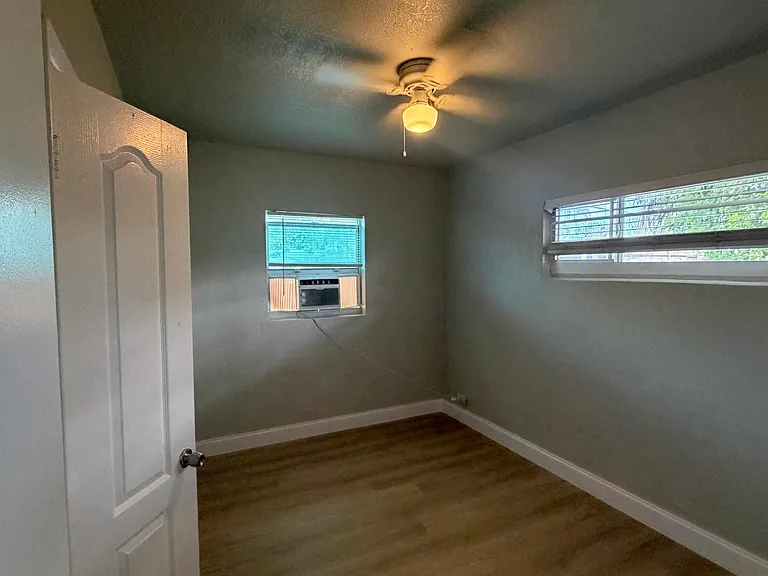 911 NW 12th Ave #1-A — Photo 11