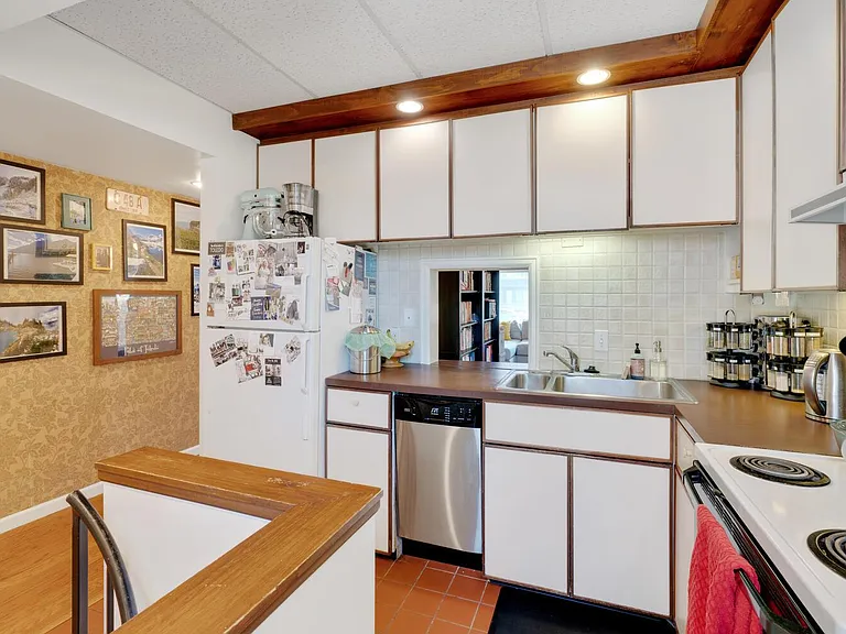 1331 N Franklin St #B — Photo 8
