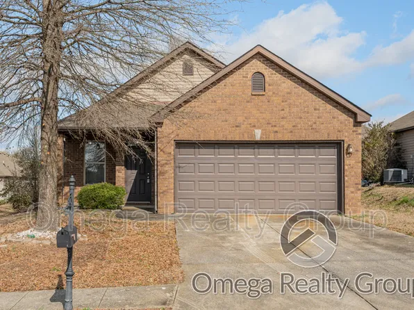 1241 Kensington Blvd, Calera, AL 35040