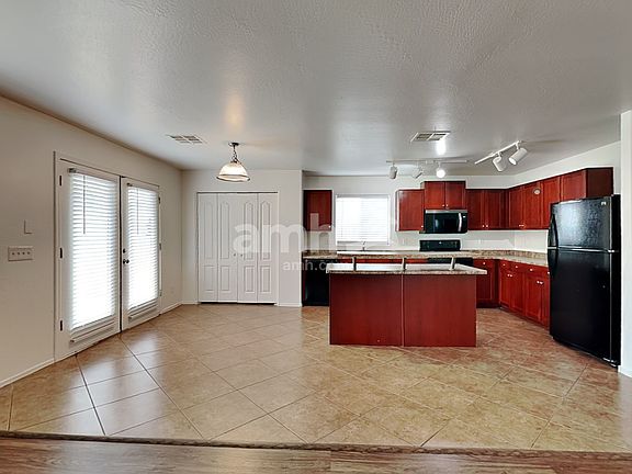 4th image of 9224 N 184th Ln