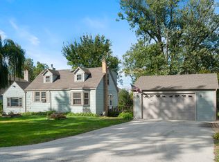 139 E Anita Ave, Mount Prospect, IL 60056