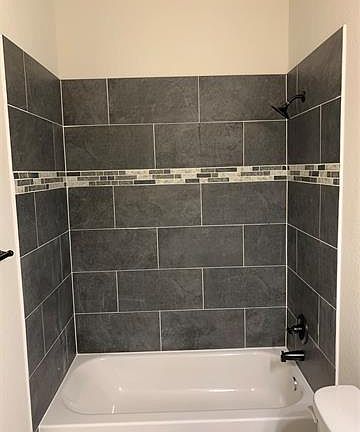 4th image of 1303 E 6th Ave