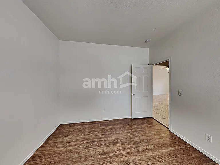 6513 W Miami St — Photo 17