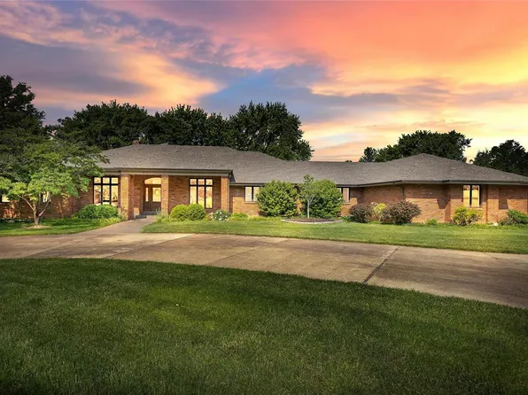 10332 Winter Estates Dr, Saint Louis, MO 63128