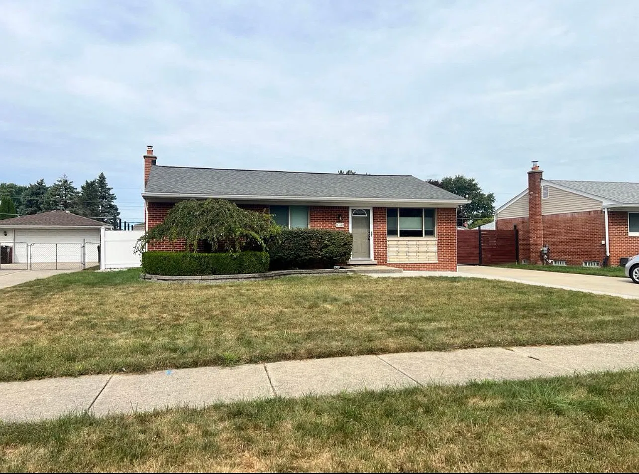 8739 Royce Dr — Photo 2