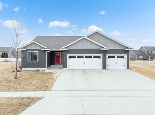 3038 Lake Meadow Dr NW, Rochester, MN 55901