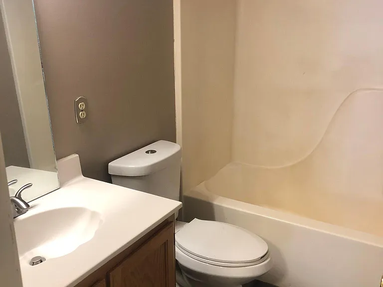 152 Elmfield Dr — Photo 7
