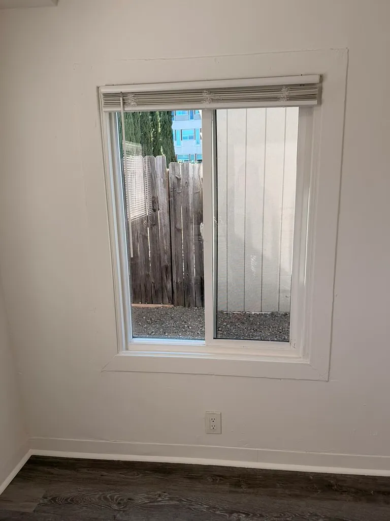 Studio, 400 sqft, $1,425 — Photo 3