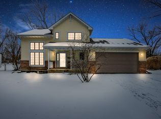 294 Cherrywood Rd, Buffalo Grove, IL 60089