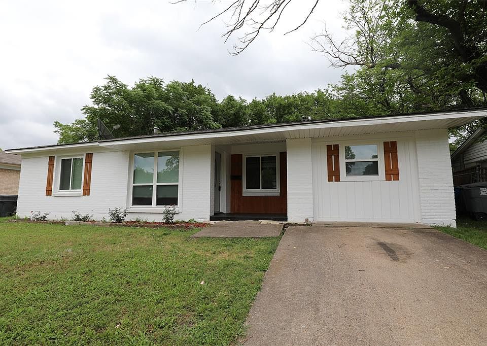 1st image of 928 Clearwood Dr