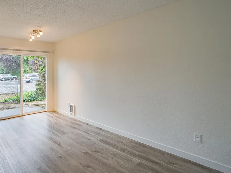 5128-5218 SW Franklin Ave — Photo 52