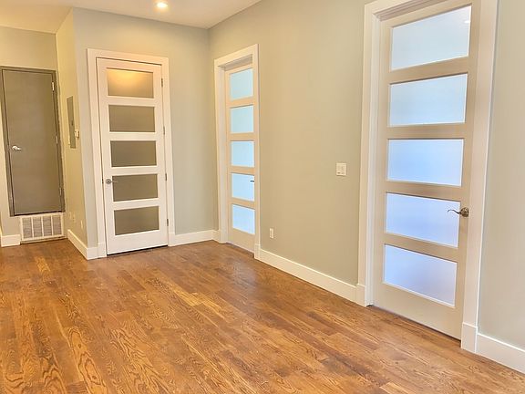5th image of 1503 Gates Ave #1B1