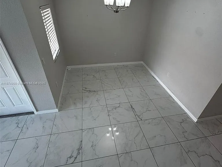 10968 SW 182nd Ln — Photo 8