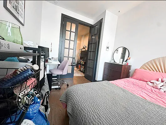 Rented by MySpaceNYC | media 16