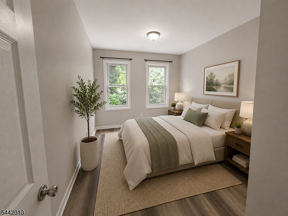 5th image of 244 Halsted St Floor 1