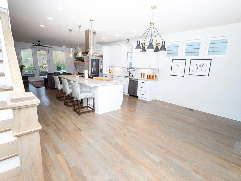 5821 Maxon Ave — Photo 3