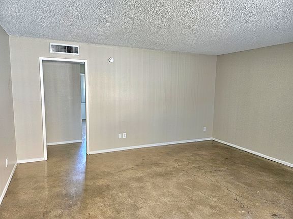 4th image of 310 W Medlock Dr APT 1
