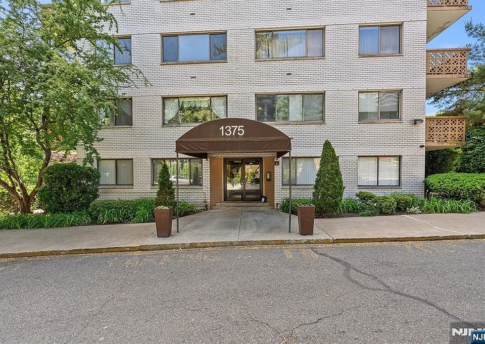 1st image of 1375 River Rd APT 1E